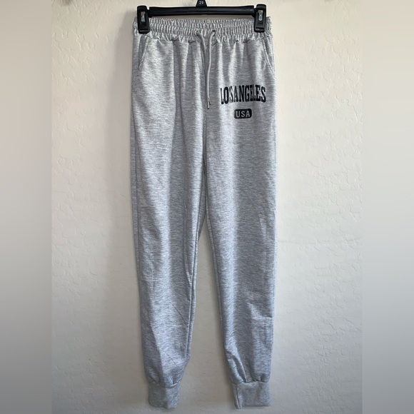 NWOT Heather Gray High Rise Joggers With Pockets - Picture 1 of 12